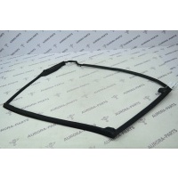 Уплотнитель задней двери (верхний, на двери) RH Land Rover Range Rover P400E L494 2013 LR088955