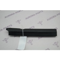 Уплотнитель капота RH Land Rover Range Rover P400E L405 2012 LR034447