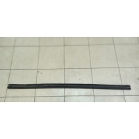 Уплотнитель капота Audi Q5 8R 2009 8R0823723B
