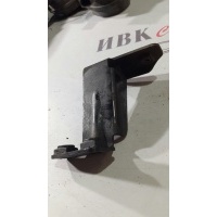 Крепление Audi Q5 8R 2009 8R0807334