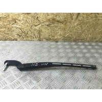 Щеткодержатель (поводок стеклоочистителя, дворник) Audi A6 C5/4B 2004 4B1 955 407 D
