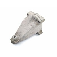 кронштейн двигателя левый Mercedes-Benz C-Класс W203/S203/CL203 2006 A2712230904
