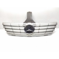 решетка радиатора Mercedes-Benz C-Класс W203/S203/CL203 2005 A2038890090
