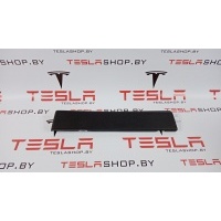 накладка декоративная передняя Tesla Model S 2015 1002301-08-B