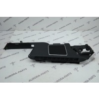 Накладка кронштейна полки багажника RH Land Rover Range Rover P400E L405 2012 LR062593