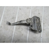 Замок капота Audi A4 1998 8d0823480b