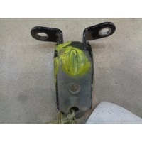 Петля двери передней левой нижняя Mazda 3 BK 2003-2009 2005 F15158210