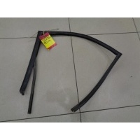Уплотнитель стекла двери задней правой Volkswagen Touareg 2002-2010 2005 7L0839432C