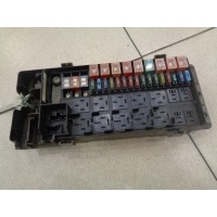 Блок предохранителей подкапотный Land Rover Discovery 2 1998-2004 1999 YQE103800