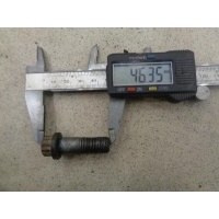 Болт крепления суппорта заднего Land Rover Discovery 2 1998-2004 1999 STC1914