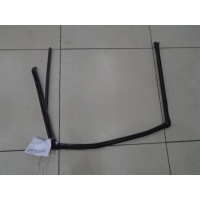 Уплотнитель стекла двери задней правой Volkswagen Touareg 2002-2010 2003 7L0839432C