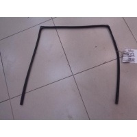 Уплотнитель стекла двери задней правой Toyota Auris E150 2006-2012 2008 6814202110