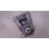 Кронштейн передней балки левый Volkswagen Passat B5 1996-2005 1999 8D0399541B