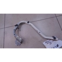 Петля крышки багажника правая Mitsubishi Lancer Cedia CS 2000-2003 2001 MR555078