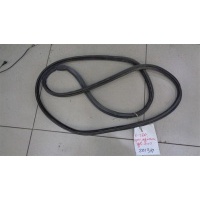 Уплотнитель проема двери багажника Toyota Corolla E120 2000-2007 2005 6788113241