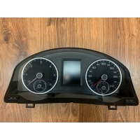 Спидометр часы volkswagen tiguan 5n0920883a