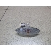 Повторитель на крыло белый Toyota CorollaVerso (2004 - 2009) 8173002080