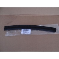 Уплотнитель капота 5e0823707c skoda октавия 3