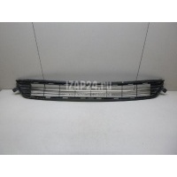 Решетка в бампер центральная Toyota RAV 4 (2013 - ) 5311242090