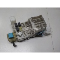 Блок предохранителей Toyota Corolla E12 (2001 - 2007) 8273012160