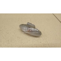 Повторитель на крыло белый Toyota Auris (E15) (2006 - 2012) 81730-02080