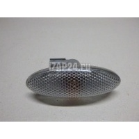 Повторитель на крыло белый Toyota Auris (E15) (2006 - 2012) 8173002080