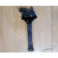 Кронштейн крепления замка капота Volkswagen Touareg (GP) I рестайлинг (2006–2010) 2010 7L0805799D