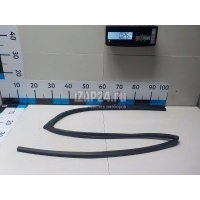 Уплотнитель стекла двери Toyota RAV 4 2019 6814242061