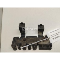 Направляющая заднего бампера левая Land Rover Discovery III (2004 - 2009) DQL000071