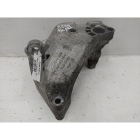 Кронштейн двигателя Skoda Octavia 2007 038199207AG