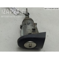 Личинка замка R Volkswagen Golf-4 2003 1U0837168