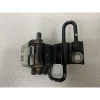 петля двери передней правой Audi S8 D3 2008 4E0831412C
