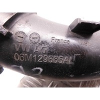 Патрубок Audi A4 B9 (8W2) 2015 - наст. время 2017 06M129665AL