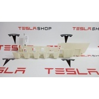 кронштейн (крепление) правый Tesla Model X 2020 1089759-00-B