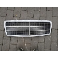 Решетка радиатора передняя мерседес c w202