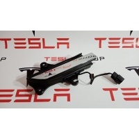 ручка наружная двери задней правой Tesla Model X 2020 1045158-00-D