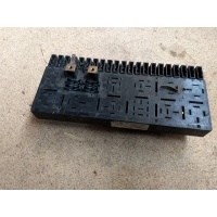 Панель предохранителей skrzynka audi 100 443941822a