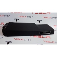 Обшивка стойки Tesla Model X 2020 1035971-01-H