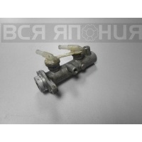 Главный тормозной цилиндр NISSAN ATLAS TD27, TD25, TD23, QD32 NISSAN ATLAS P4F23, P2F23, N2F23, N4F23, M2F23, M4F23, R2F23, P8F23, P6F23, R4F23, R8F23, M6F23, N6F23, TF22, AGF22, AMF22 460105T000/460