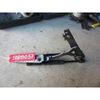 Петля крышки багажника левая Mazda 3 [BK] (2002-2009) BN8V52720C