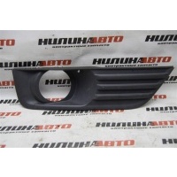 Решетка противотуманной фары правая FORD Focus 2 1337347