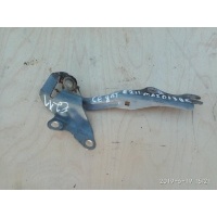 Петля капота правая MAZDA 3 BK B32H52410A