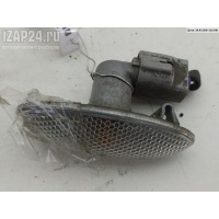 Повторитель поворота левый Toyota Auris 2007 81730-02080