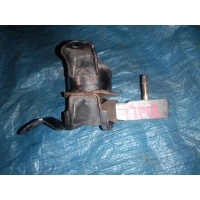 подушка двигателя TOYOTA COROLLA RUNX NZE121 12305-21130