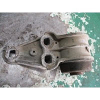 Сайлентблок Volkswagen Passat 1998 4b0501521d