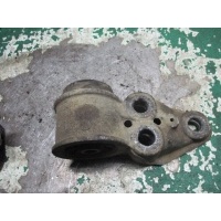 Сайлентблок Volkswagen Passat 1998 4b0501521e