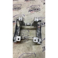 кронштейн (сопут. товар) VW Touareg 2002-2010 7l0863345