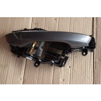 ручка наружная двери передней правой Volkswagen Touran II 2016 510837812D