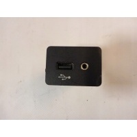 Панель вход aux usb nissan micra k14 17 -