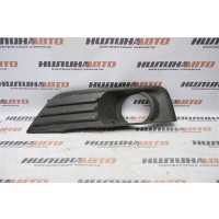Решетка противотуманной фары правая FORD Focus 2 1337347
